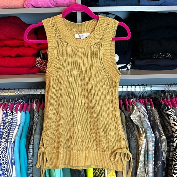 Loft tan sleeveless with bottom ties sweater top Size XS NWT - Picture 1 of 4